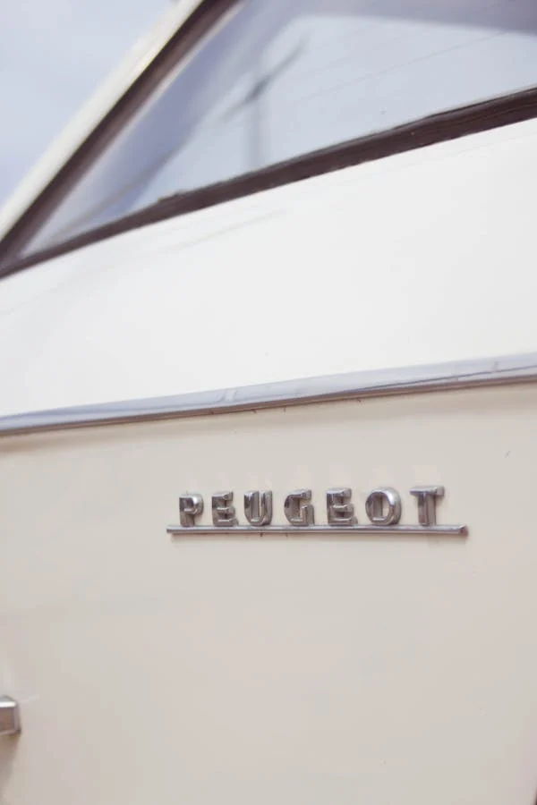 Pièces détachées de peugeot de collection